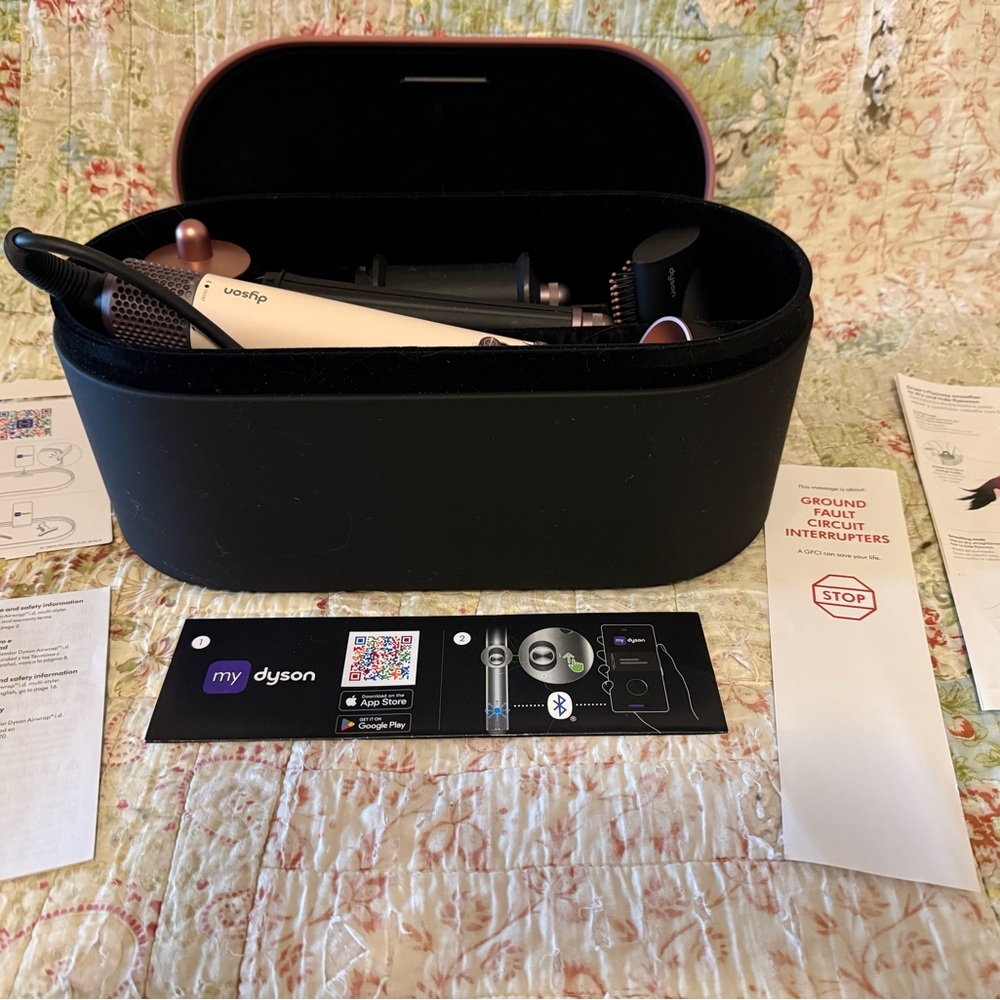 Dyson Black and Pink Hair Styling Case - Picture 5 of 7
